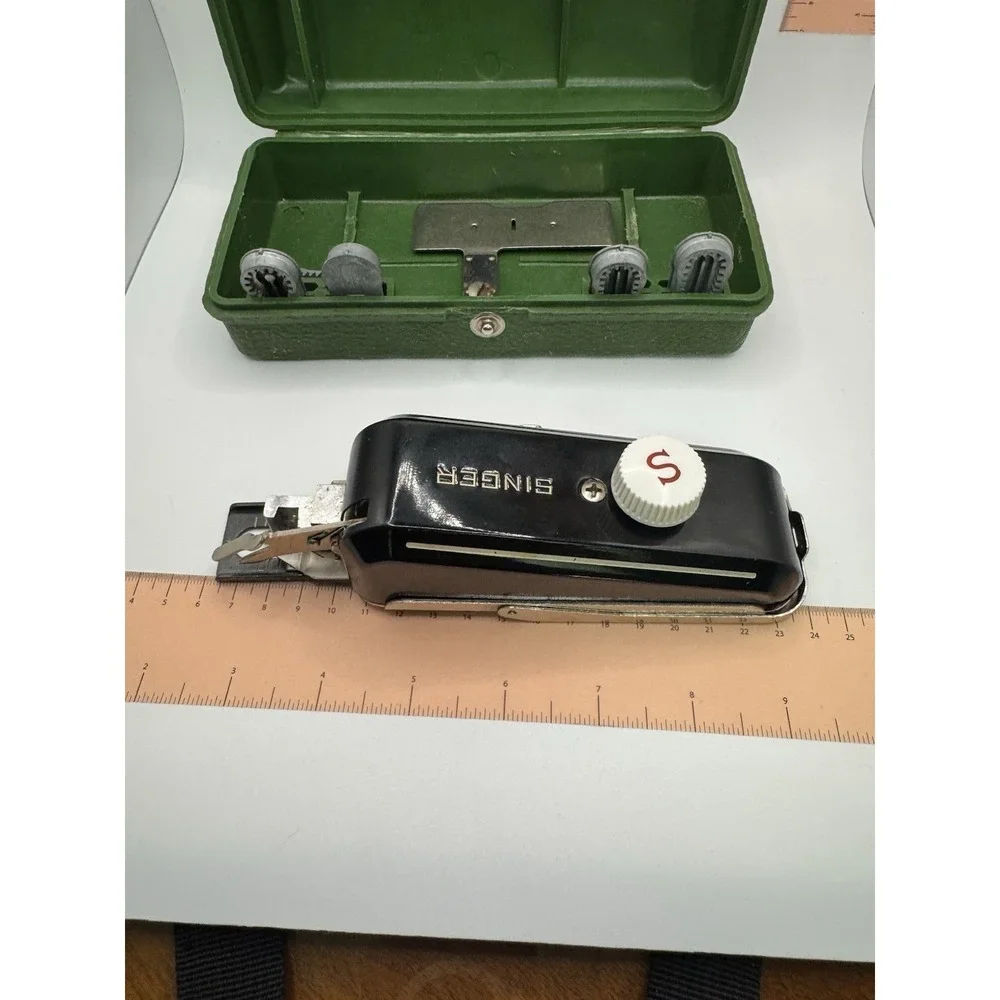 SINGER Buttonholer Sewing Machine Attachment - Untested
